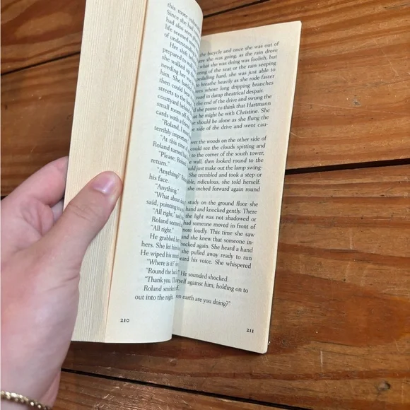 (48) THE GIRL AT THE LION D’OR BOOK - Picture 10 of 14